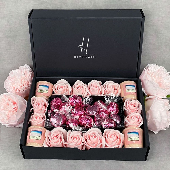 Yankee Candle Ultimate Gift Hamper With Pink Roses