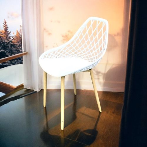 WHITE PLASTIC CHAIR METAL LEGS