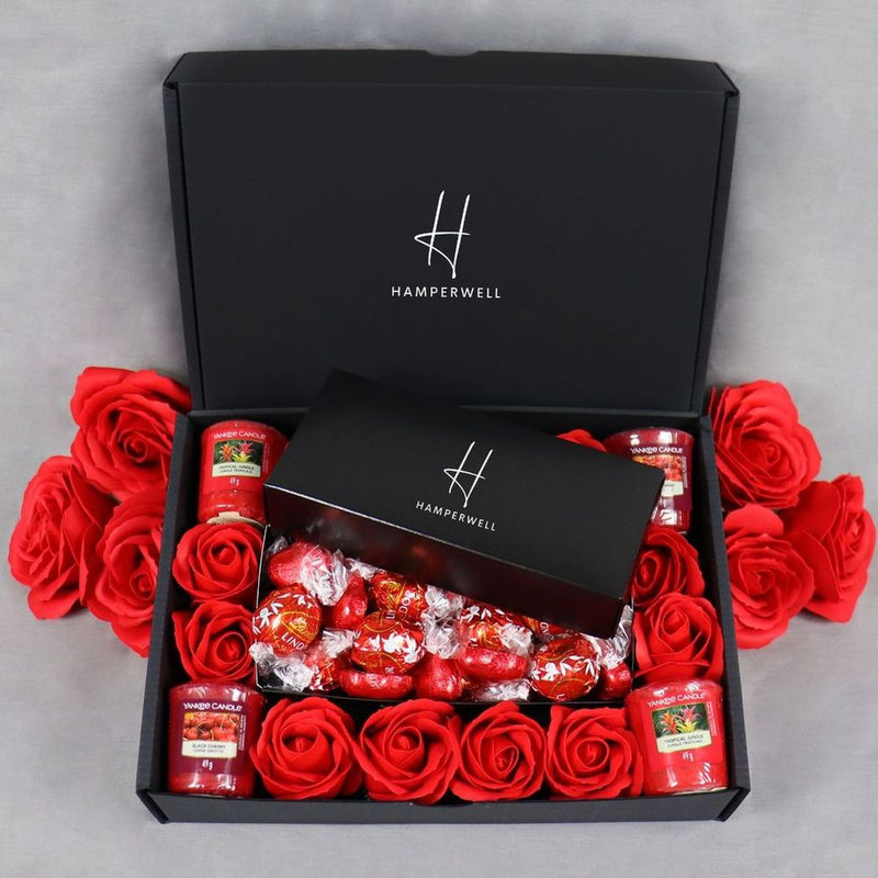 Yankee Candle Ultimate Gift Hamper With Red Roses