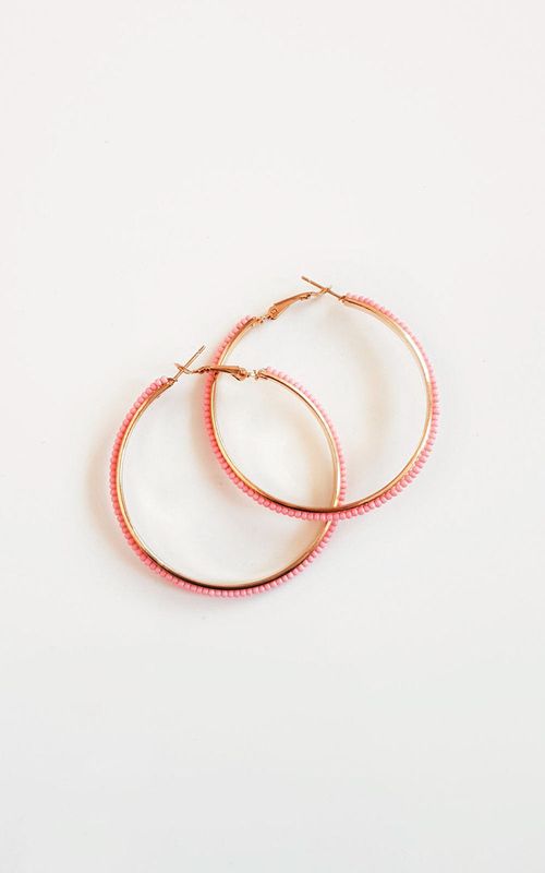 https://images.avasam.com/?url=https://avasamnew.s3.amazonaws.com/live//ikrush-sonia-beaded-hoop-earrings-155869410320190521-131234.jpg&w=500