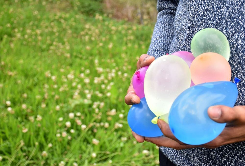 Premium Water Bombs with Nozzle - 200-Pack - Fun & Safe - Suitable for Kids 8+".