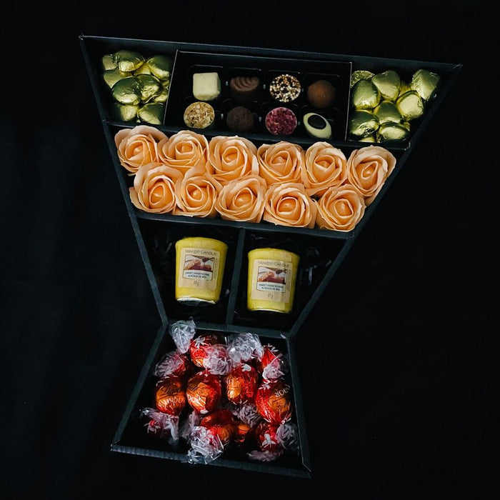 Lindt Lindor & Yankee Candle Signature Chocolate Bouquet With Peach Roses