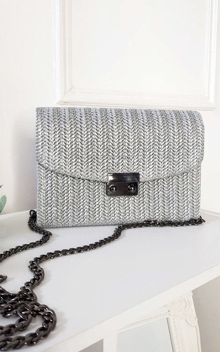 Woven Handbag: Wicker Material, Front Clip, Chain Strap. Cross Body. Grey.