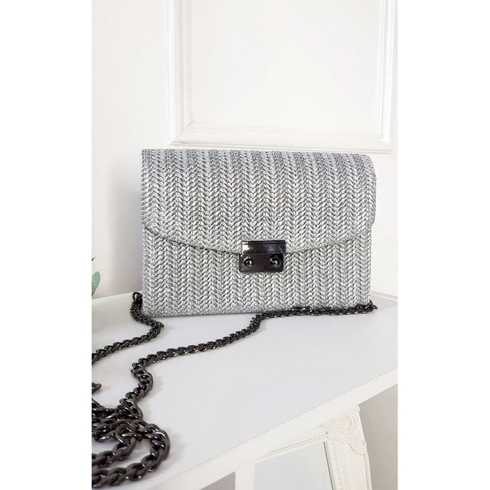 Woven Handbag: Wicker Material, Front Clip, Chain Strap. Cross Body. Grey.