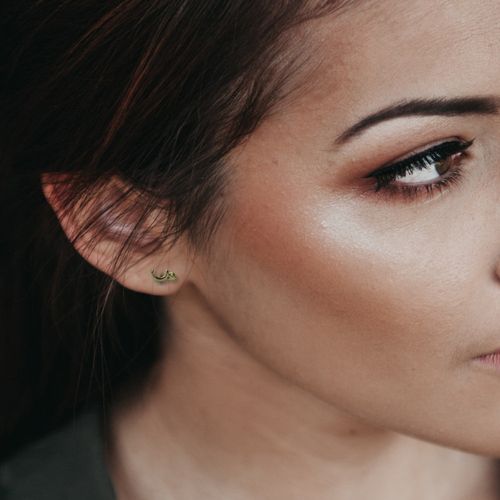 https://images.avasam.com/?url=https://avasamnew.s3.amazonaws.com/live//4434-NP_Gold_Starry_Moon_Earrings_Eid_Mubarak_Gift_ayedogifts.co.uk.jpg&w=500