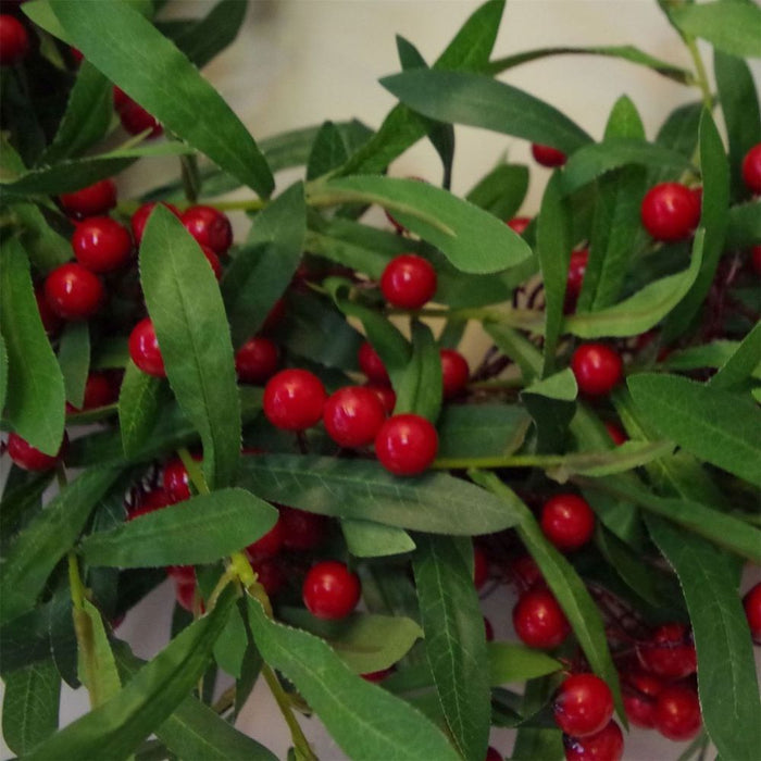 Large 60cm Luxury Christmas Mistletoe Leaf & Red Berry Wreath