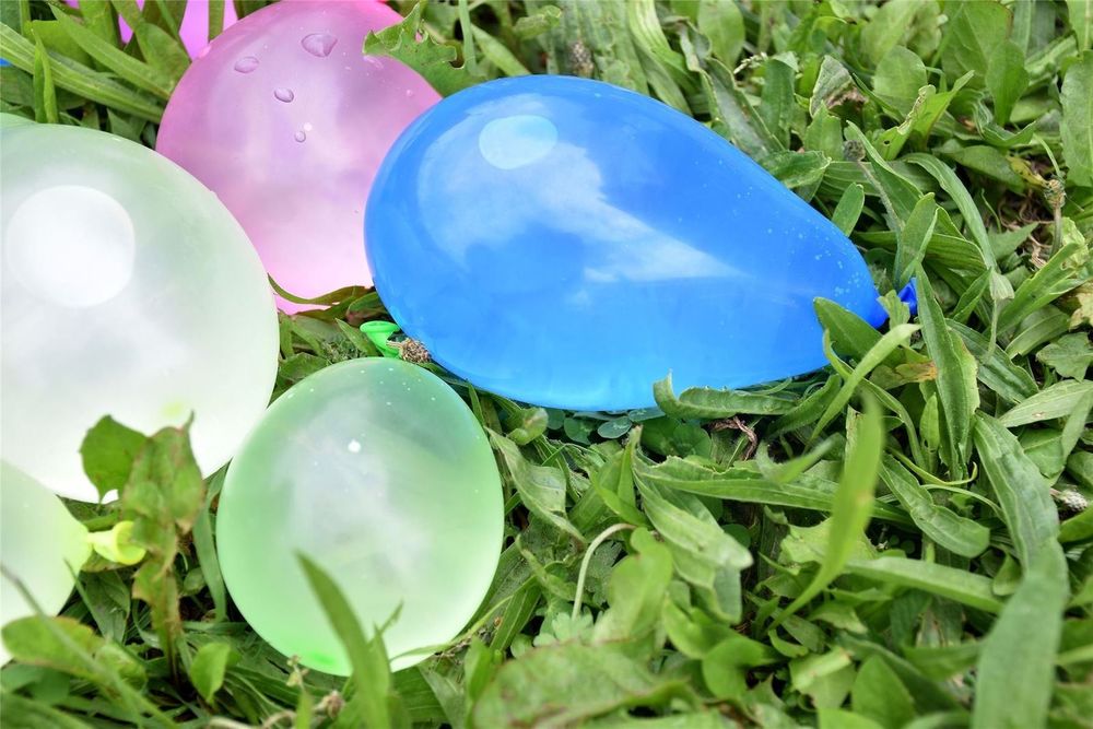 Premium Water Bombs with Nozzle - 200-Pack - Fun & Safe - Suitable for Kids 8+".