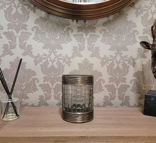 7" GLASS CANDLE HOLDER IN METAL FRAME