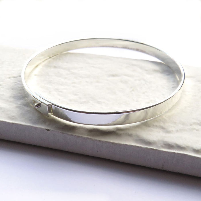 Stylish Silver Bangle - Perfect Gift for Her - High Quality - Fast Shipping