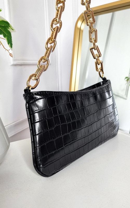 https://images.avasam.com/?url=https://avasamnew.s3.amazonaws.com/live/GB010190/ikrush-kayla-faux-leather-chain-detail-handbag-164692824020220309-122057.jpg&w=500