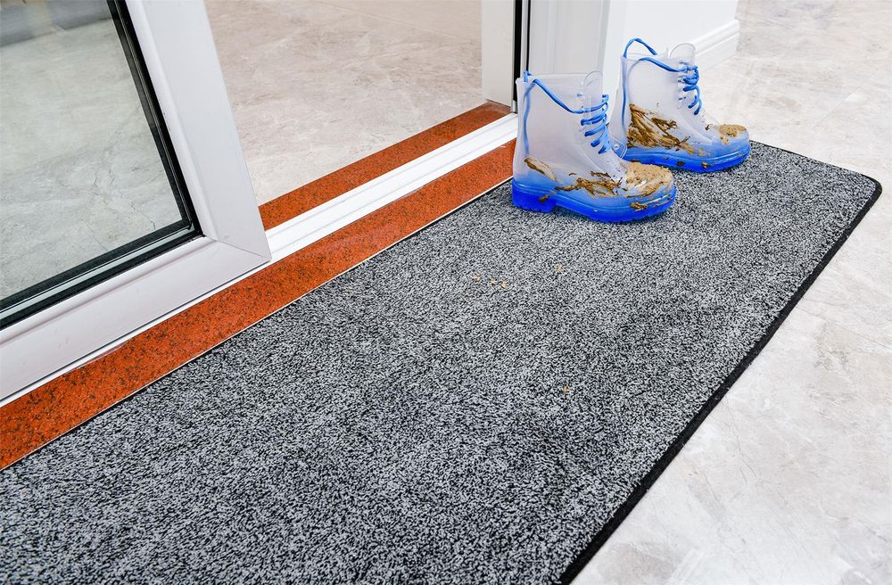 Magic Clean Step Mat - Non-Slip, Machine Washable, 45 x 150 cm - Premium Quality Door Mat Carpet Rug - Light Grey