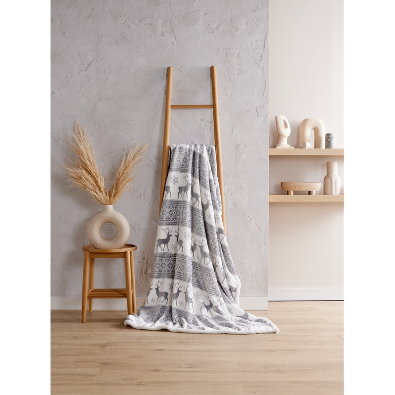 Cozy Nordic Sherpa Fleece Throw - Luxurious & Snuggly Blanket for All!