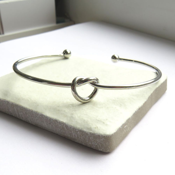 Premium Silver Knot Bangle - High Quality Stainless Steel - Perfect Gift for Bridesmaids, Birthdays, and Engagements