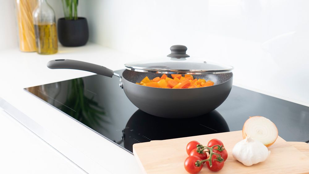 High-quality Durastone Grey 28cm Wok - Non-stick & with Lid