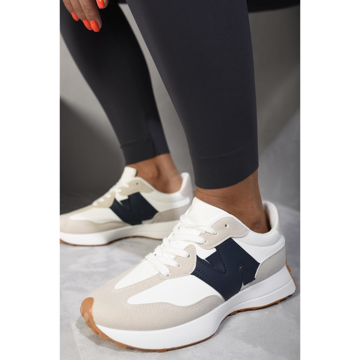 Gabriela Low Top Lace-Up Trainers: Comfort and Style for Any Occasion!👟".