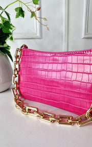 https://images.avasam.com/?url=https://avasamnew.s3.amazonaws.com/live//ikrush-kayla-faux-leather-chain-detail-handbag-164692873420220309-121537.jpg&w=500