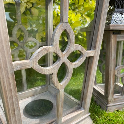 56/37CM SET 2 WOODEN LANTERNS