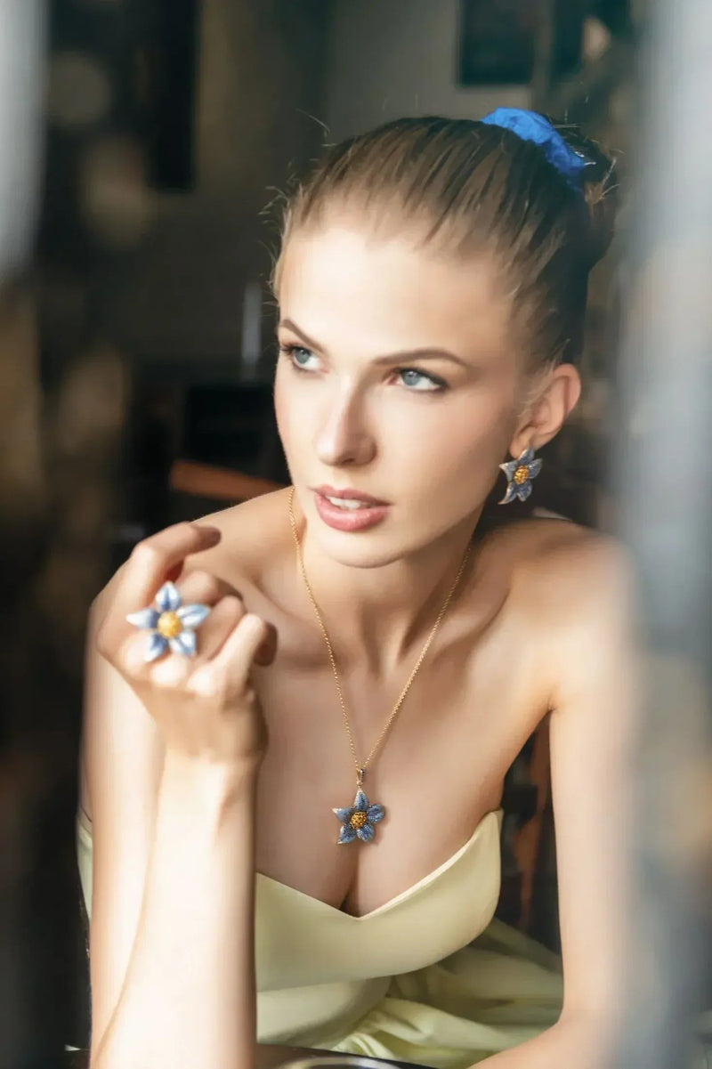 Pansy Flower Blue Ring Gold